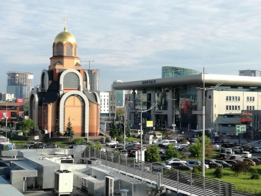 Apartment Near Train Station And Close To City Center 基輔 外观 照片